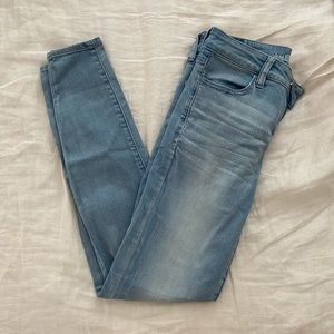 Light wash hi rise skinny jeans